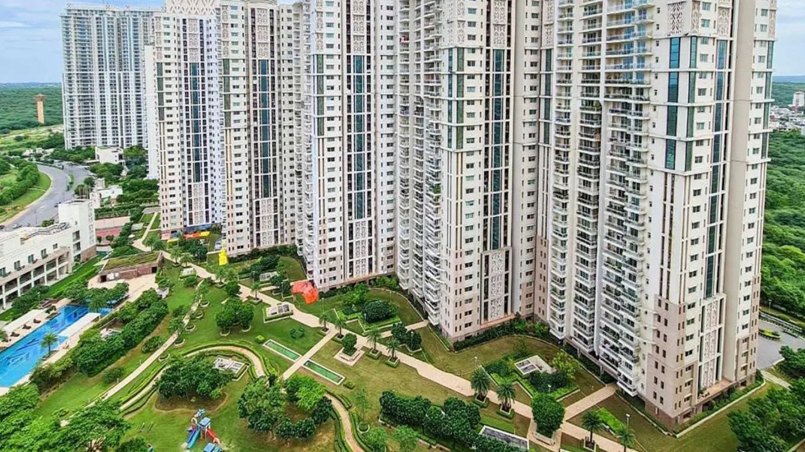 DLF Park Place Golf course road 