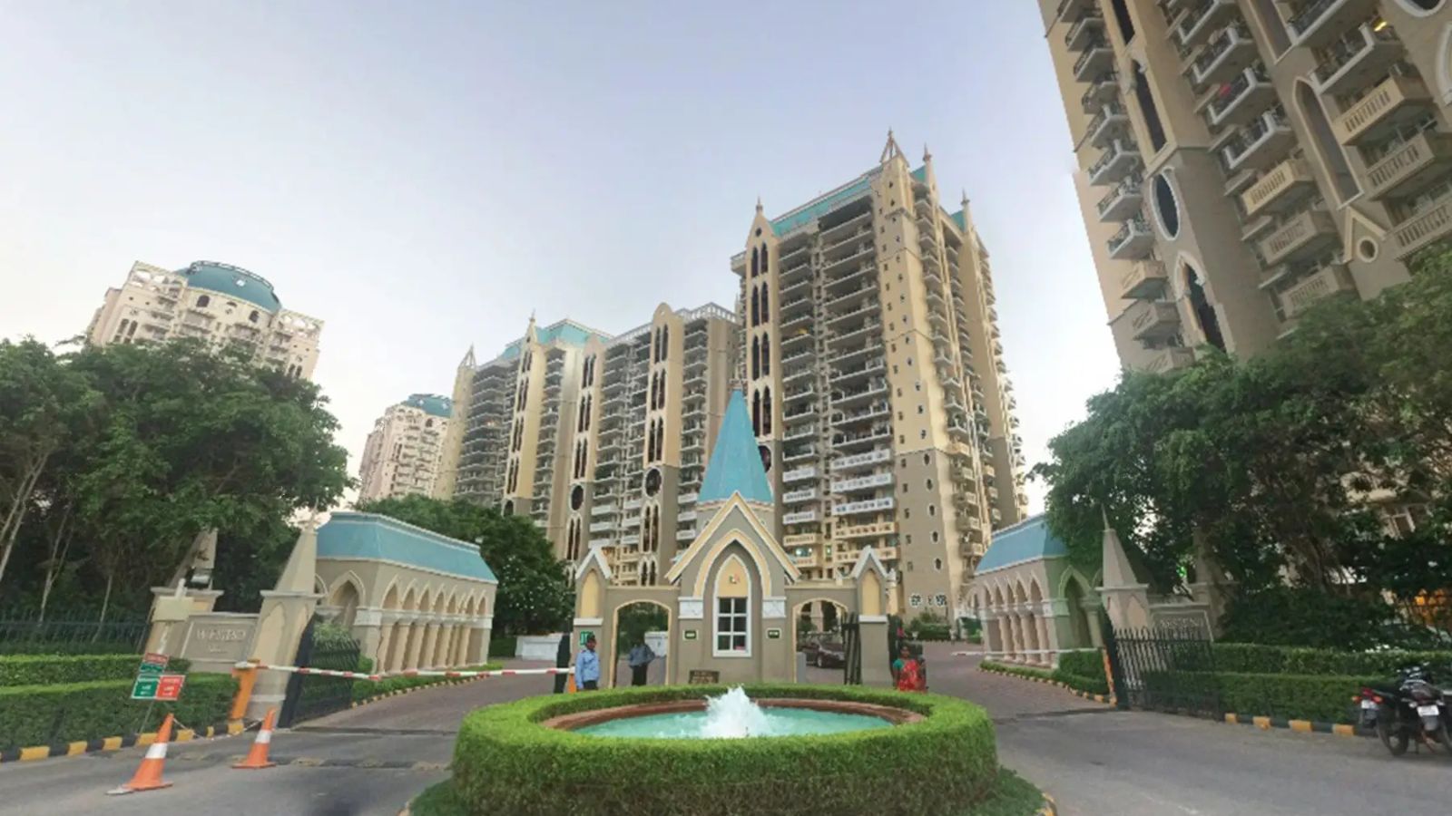 DLF Westend Heights banner